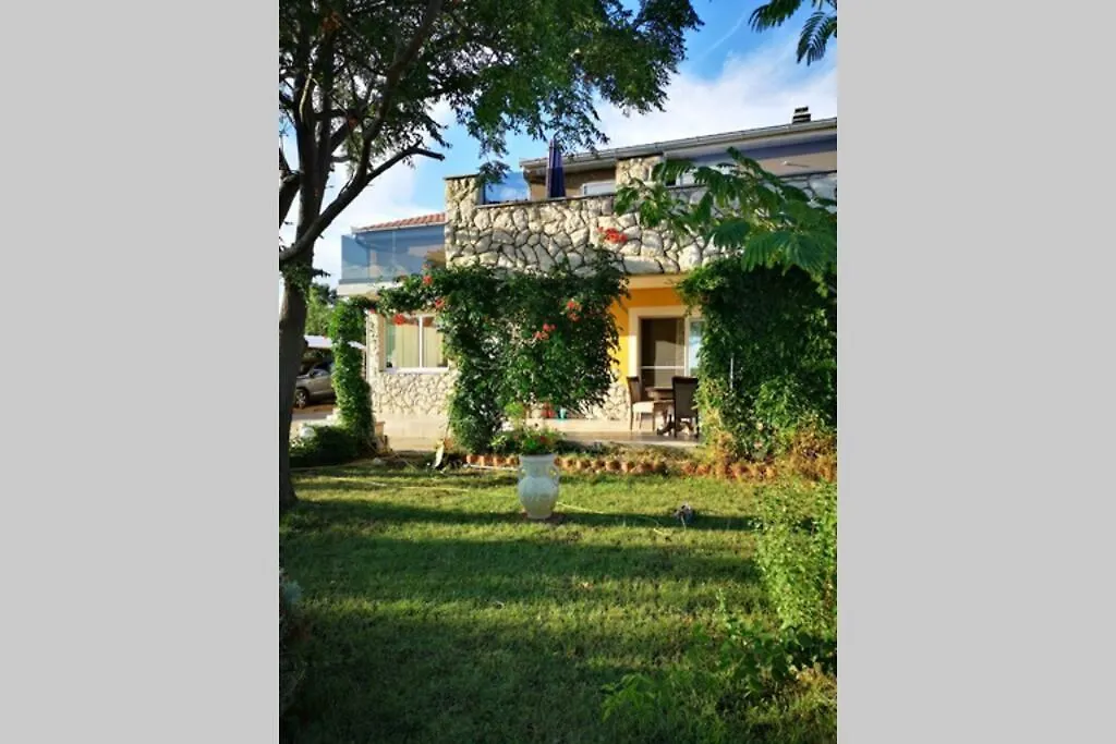 Apartment Apartman Chiara Galovac  Croatia