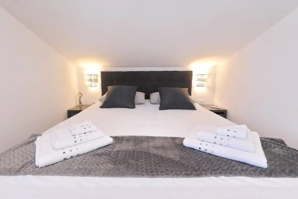 Apartman Chiara Galovac  Apartment